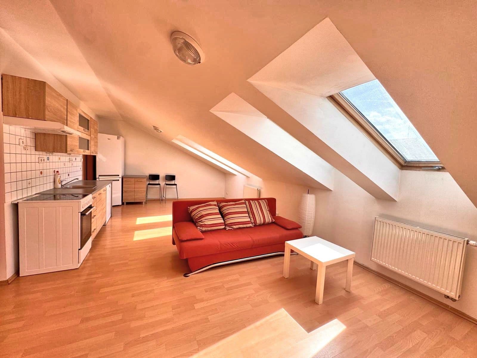 Prenájom bytu 2-izbový 77 m², Mladých Běchovic, Praha, Praha Prenájom bytu 2-izbový 77 m², Mladých Běchovic, Praha, Praha