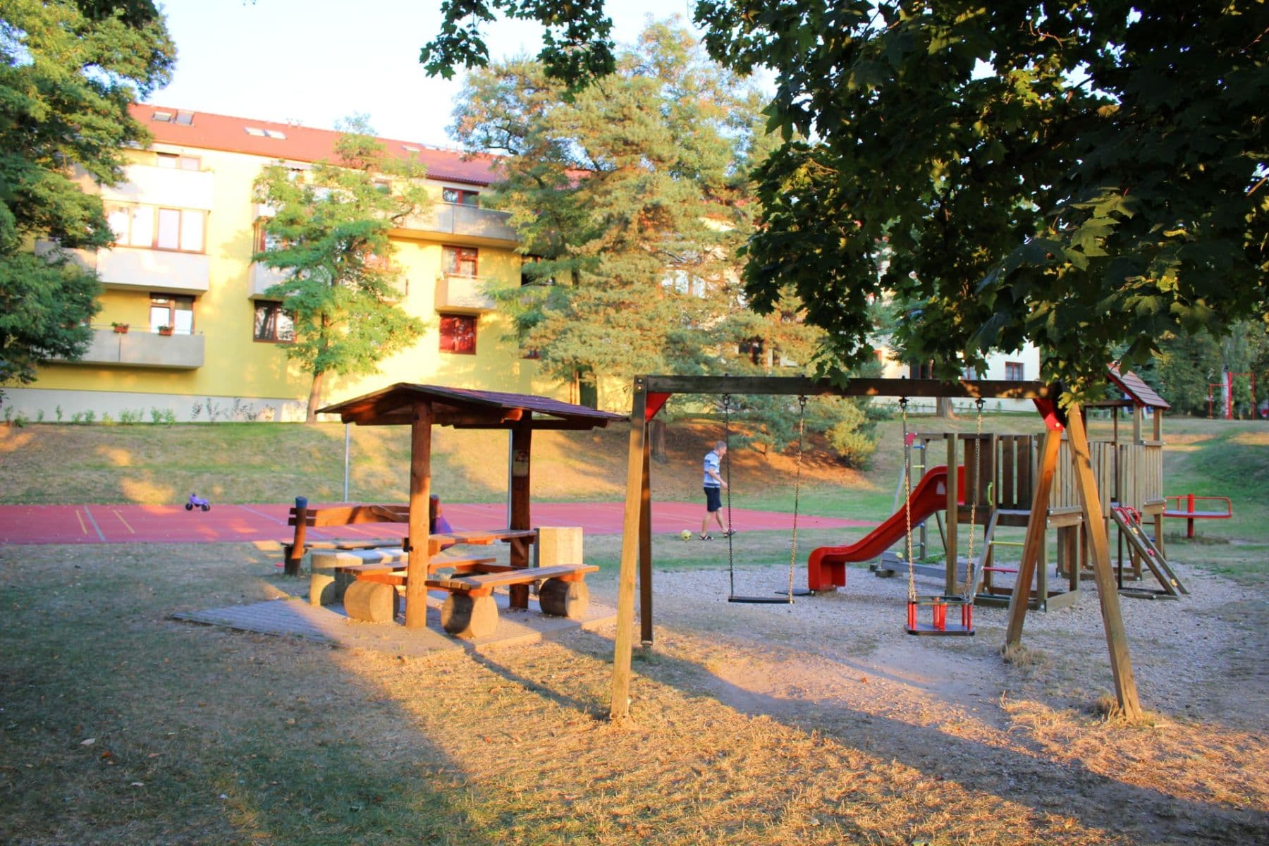 Prenájom bytu 2-izbový 77 m², Mladých Běchovic, Praha, Praha Prenájom bytu 2-izbový 77 m², Mladých Běchovic, Praha, Praha