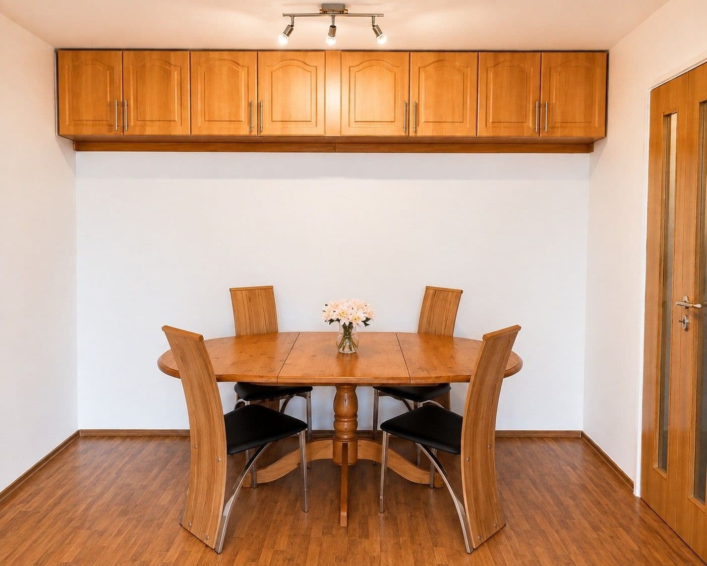 Prenájom bytu 3-izbový 75 m², Lešenská, Praha, Praha Prenájom bytu 3-izbový 75 m², Lešenská, Praha, Praha