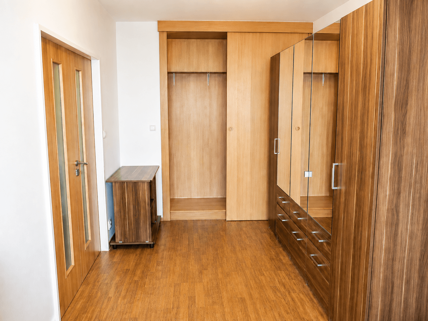 Prenájom bytu 3-izbový 75 m², Lešenská, Praha, Praha Prenájom bytu 3-izbový 75 m², Lešenská, Praha, Praha
