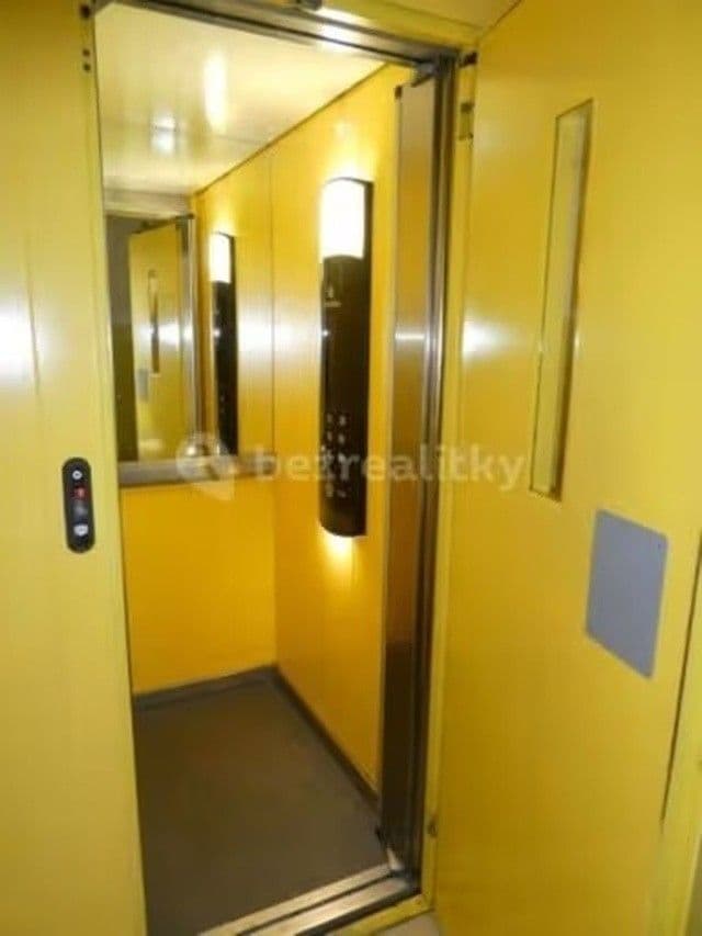 Prenájom bytu 3-izbový 75 m², Lešenská, Praha, Praha Prenájom bytu 3-izbový 75 m², Lešenská, Praha, Praha