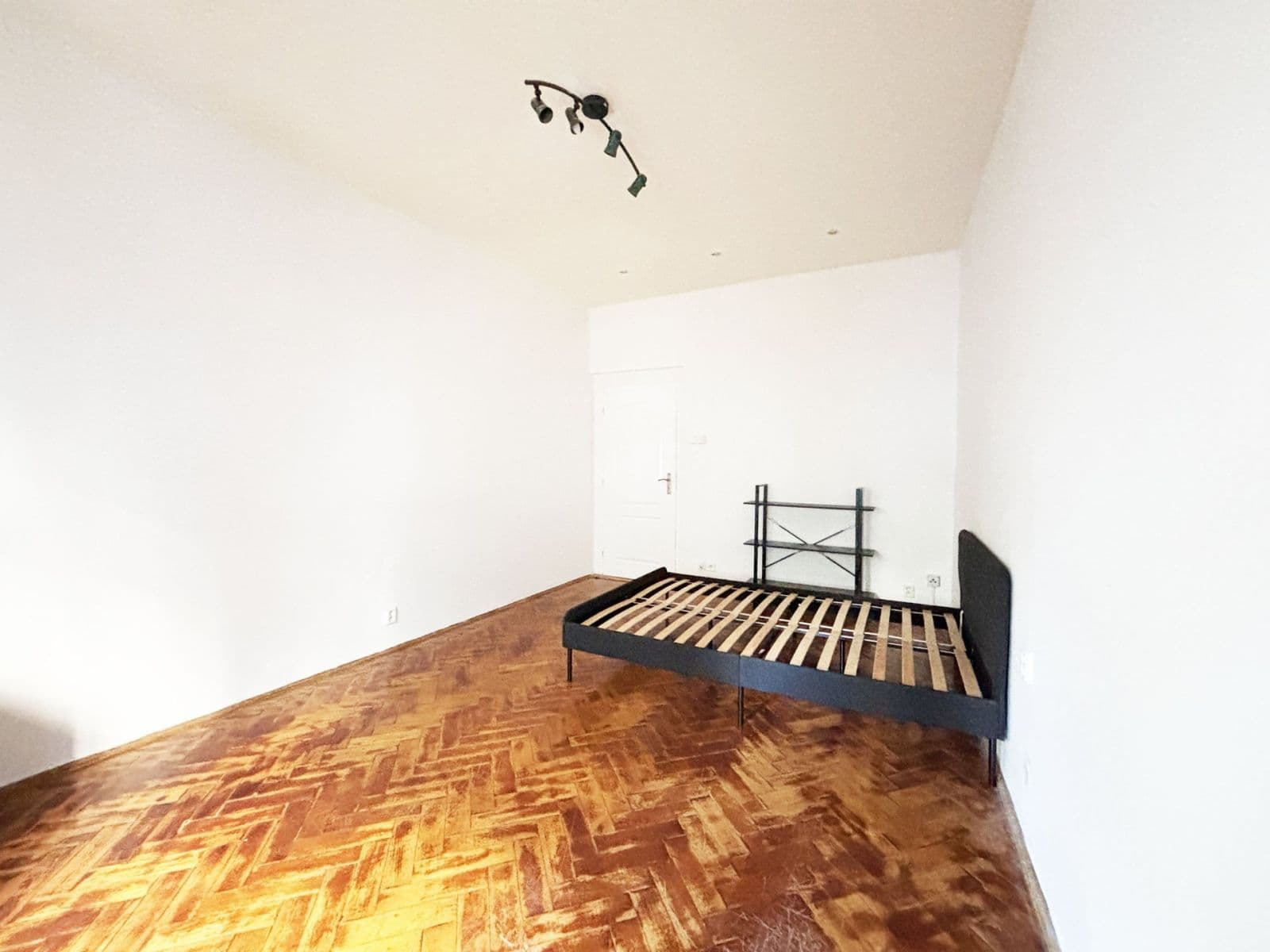 Prenájom bytu 1-izbový 48 m², Chrudimská, Praha, Praha Prenájom bytu 1-izbový 48 m², Chrudimská, Praha, Praha
