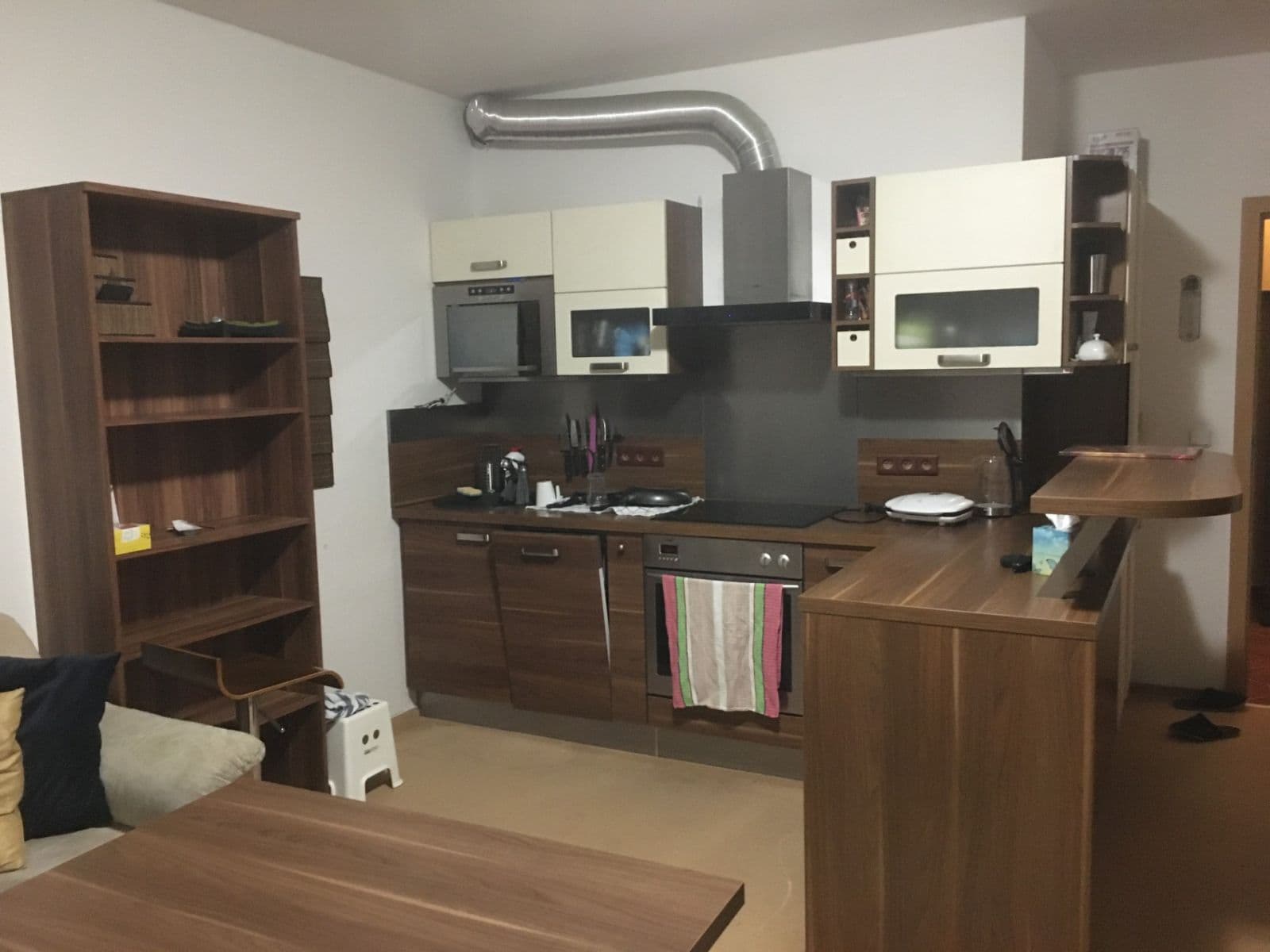 Prenájom bytu 2-izbový 50 m², U Domu služeb, Praha, Praha Prenájom bytu 2-izbový 50 m², U Domu služeb, Praha, Praha