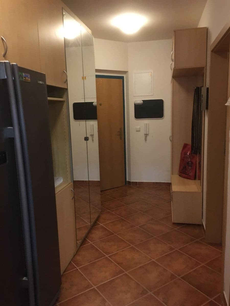 Prenájom bytu 2-izbový 50 m², U Domu služeb, Praha, Praha Prenájom bytu 2-izbový 50 m², U Domu služeb, Praha, Praha