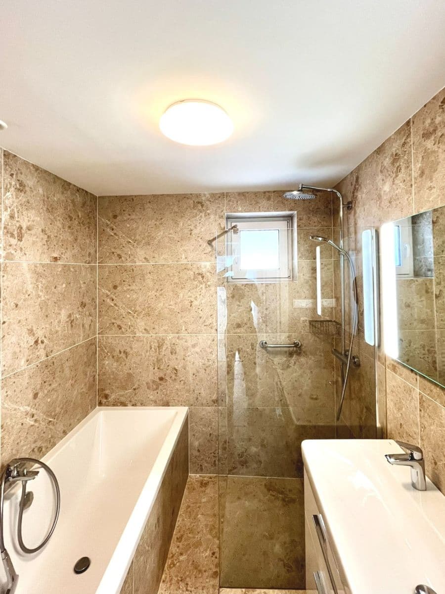 Prenájom bytu 3-izbový 80 m², J. Hollého, Dolné Kočkovce, Trenčiansky kraj Prenájom bytu 3-izbový 80 m², J. Hollého, Dolné Kočkovce, Trenčiansky kraj