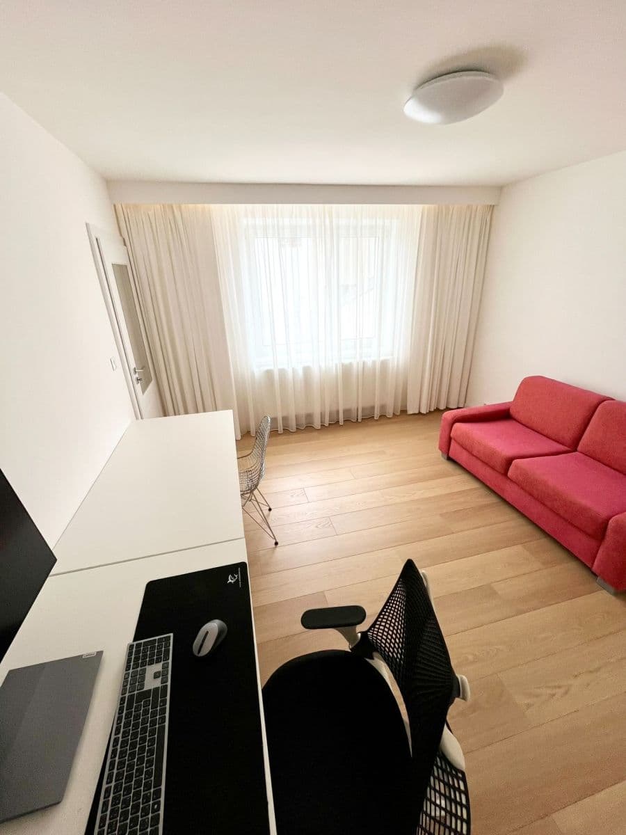 Prenájom bytu 3-izbový 80 m², J. Hollého, Dolné Kočkovce, Trenčiansky kraj Prenájom bytu 3-izbový 80 m², J. Hollého, Dolné Kočkovce, Trenčiansky kraj