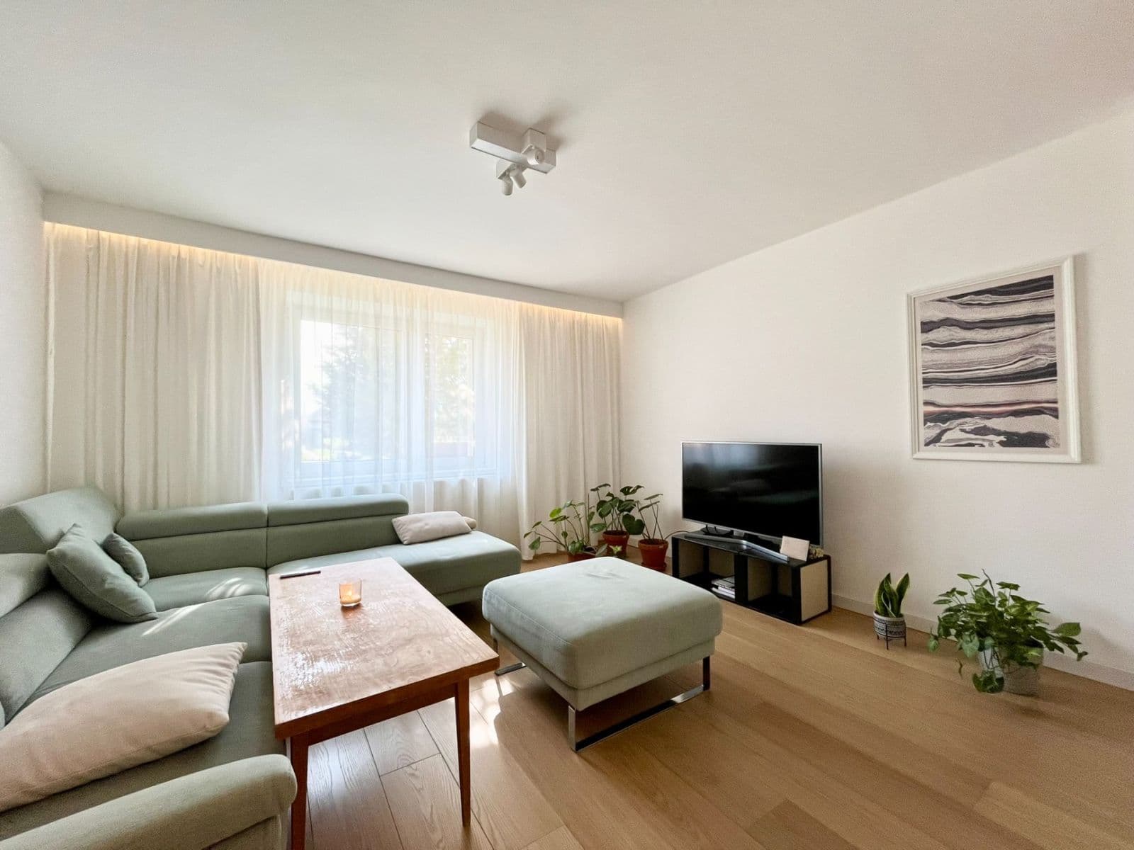 Prenájom bytu 3-izbový 80 m², J. Hollého, Dolné Kočkovce, Trenčiansky kraj Prenájom bytu 3-izbový 80 m², J. Hollého, Dolné Kočkovce, Trenčiansky kraj