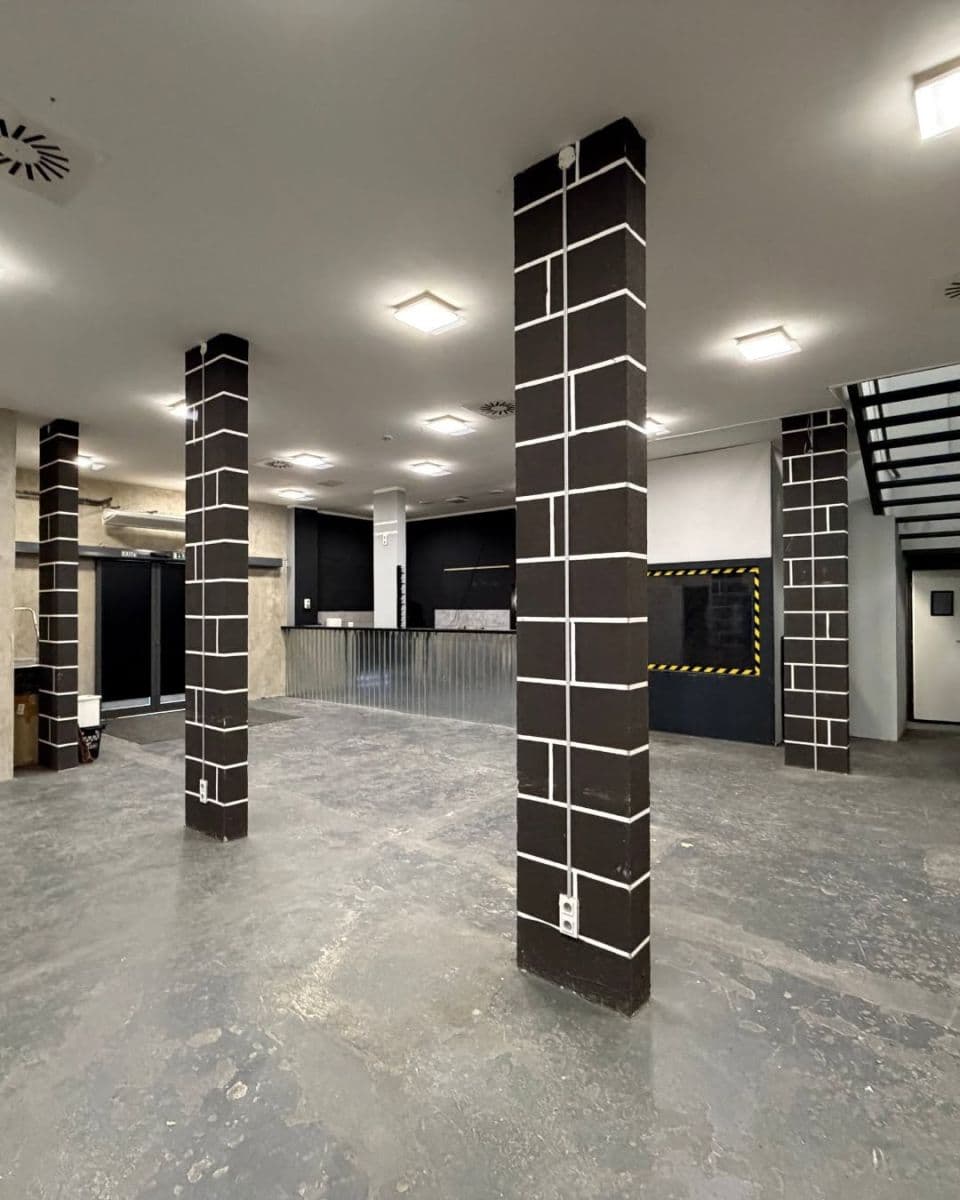 Prenájom nebytového priestoru 1.000 m², Na Harfě, Praha, Praha Prenájom nebytového priestoru 1.000 m², Na Harfě, Praha, Praha