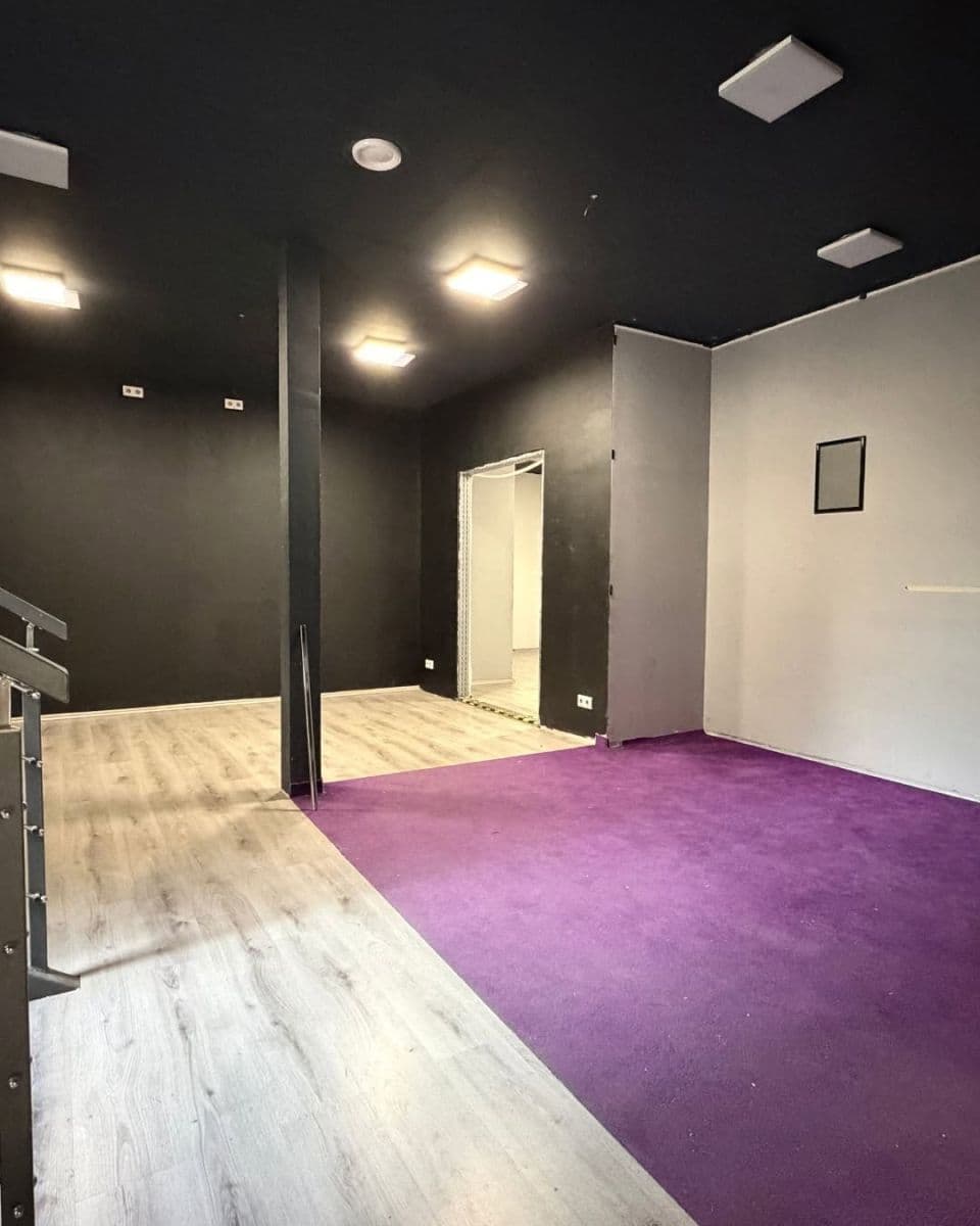 Prenájom nebytového priestoru 1.000 m², Na Harfě, Praha, Praha Prenájom nebytového priestoru 1.000 m², Na Harfě, Praha, Praha