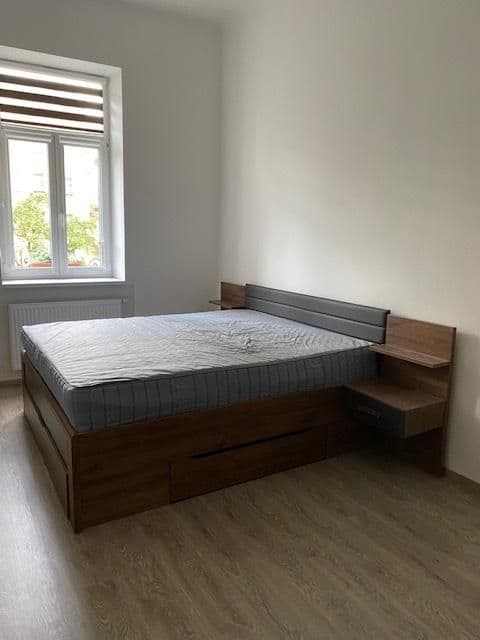 Prenájom bytu 2-izbový 70 m², Moravská, Praha, Praha Prenájom bytu 2-izbový 70 m², Moravská, Praha, Praha
