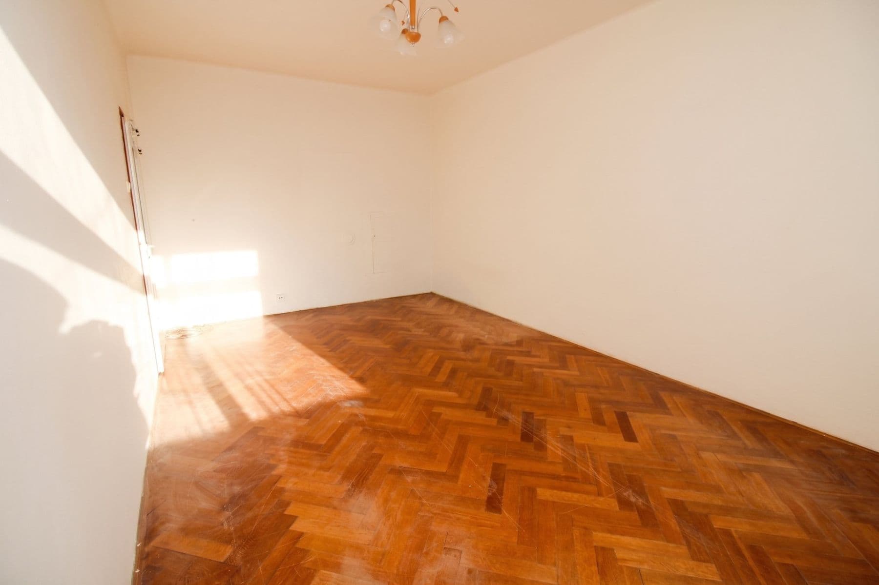 Prenájom bytu 1-izbový 28 m², Novorossijská, Praha, Praha Prenájom bytu 1-izbový 28 m², Novorossijská, Praha, Praha