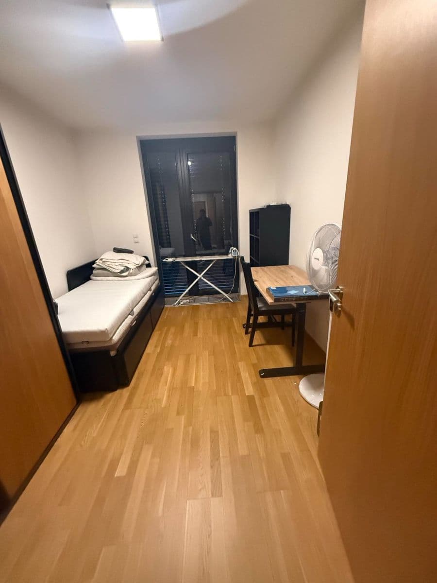 Prenájom bytu 3-izbový 40 m², Kouteckého, Praha, Praha Prenájom bytu 3-izbový 40 m², Kouteckého, Praha, Praha