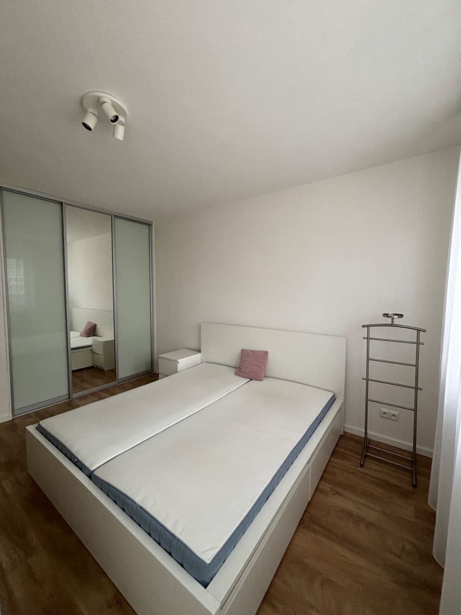 Prenájom bytu 2-izbový 62 m², Na križovatkách, Ružinov, Bratislavský kraj Prenájom bytu 2-izbový 62 m², Na križovatkách, Ružinov, Bratislavský kraj