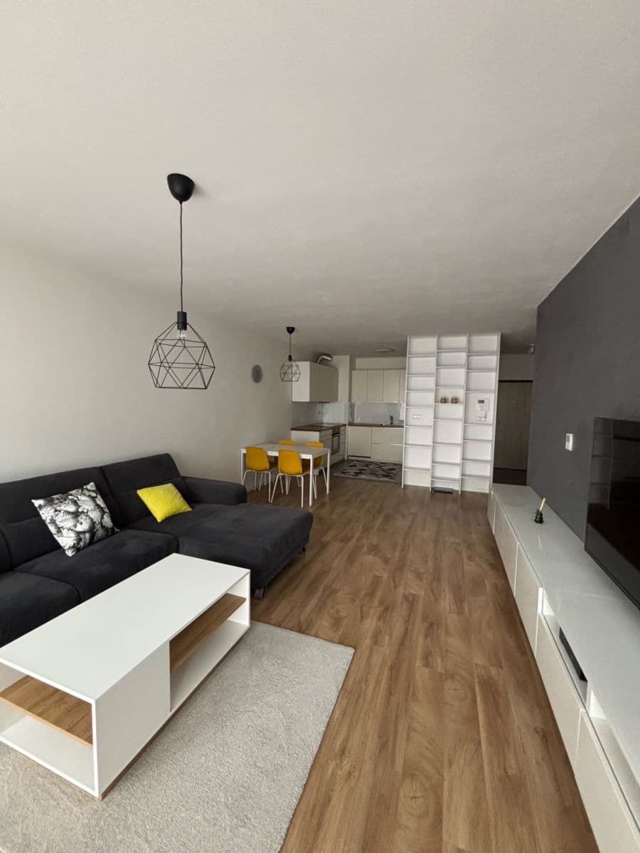 Prenájom bytu 2-izbový 62 m², Na križovatkách, Ružinov, Bratislavský kraj Prenájom bytu 2-izbový 62 m², Na križovatkách, Ružinov, Bratislavský kraj