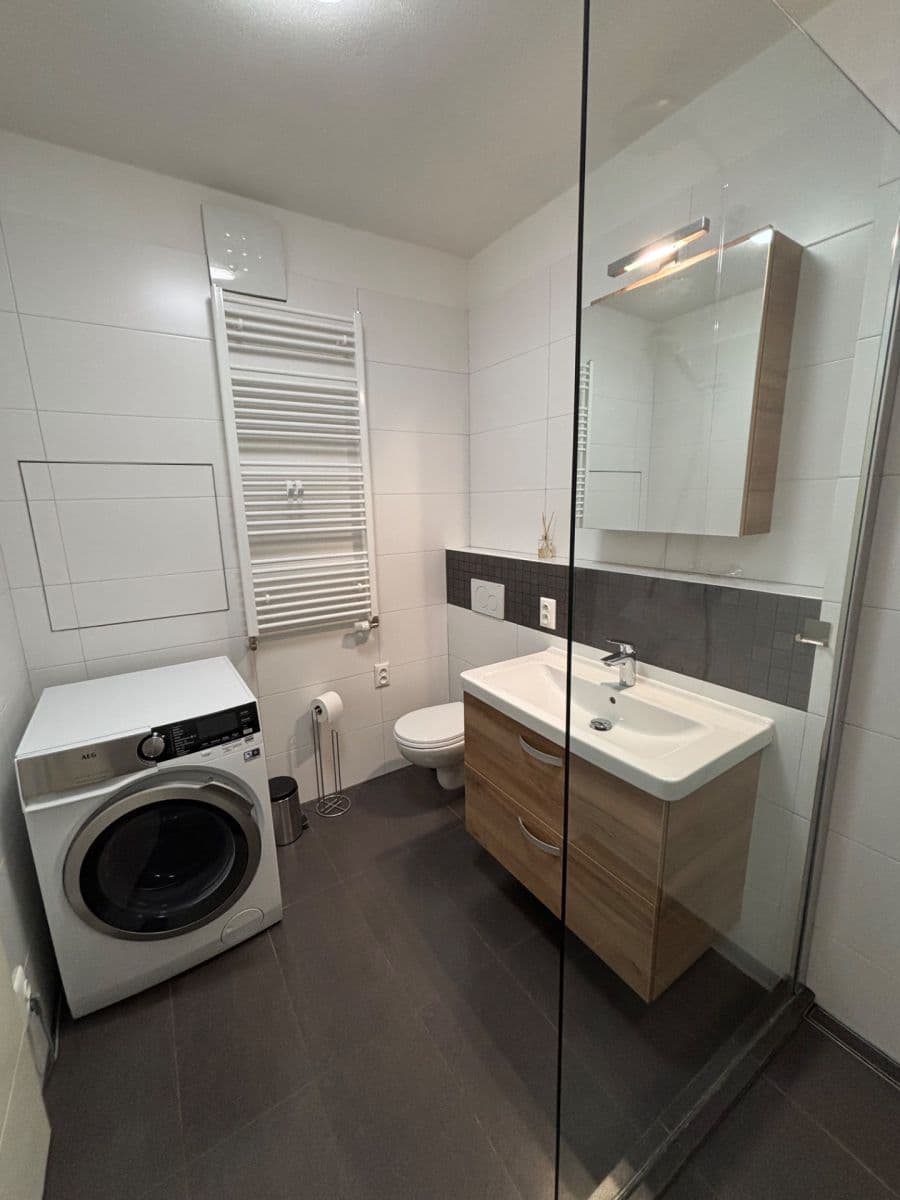 Prenájom bytu 2-izbový 62 m², Na križovatkách, Ružinov, Bratislavský kraj Prenájom bytu 2-izbový 62 m², Na križovatkách, Ružinov, Bratislavský kraj