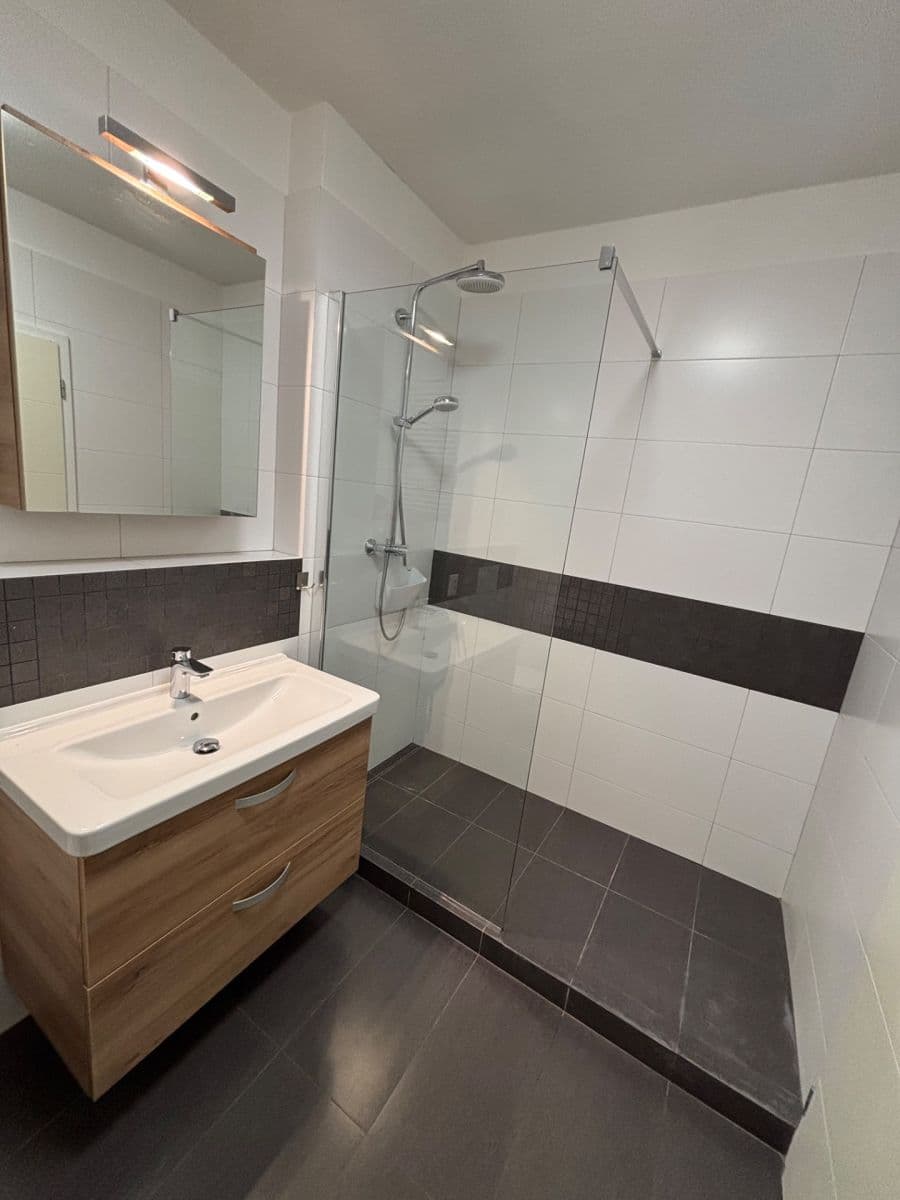 Prenájom bytu 2-izbový 62 m², Na križovatkách, Ružinov, Bratislavský kraj Prenájom bytu 2-izbový 62 m², Na križovatkách, Ružinov, Bratislavský kraj