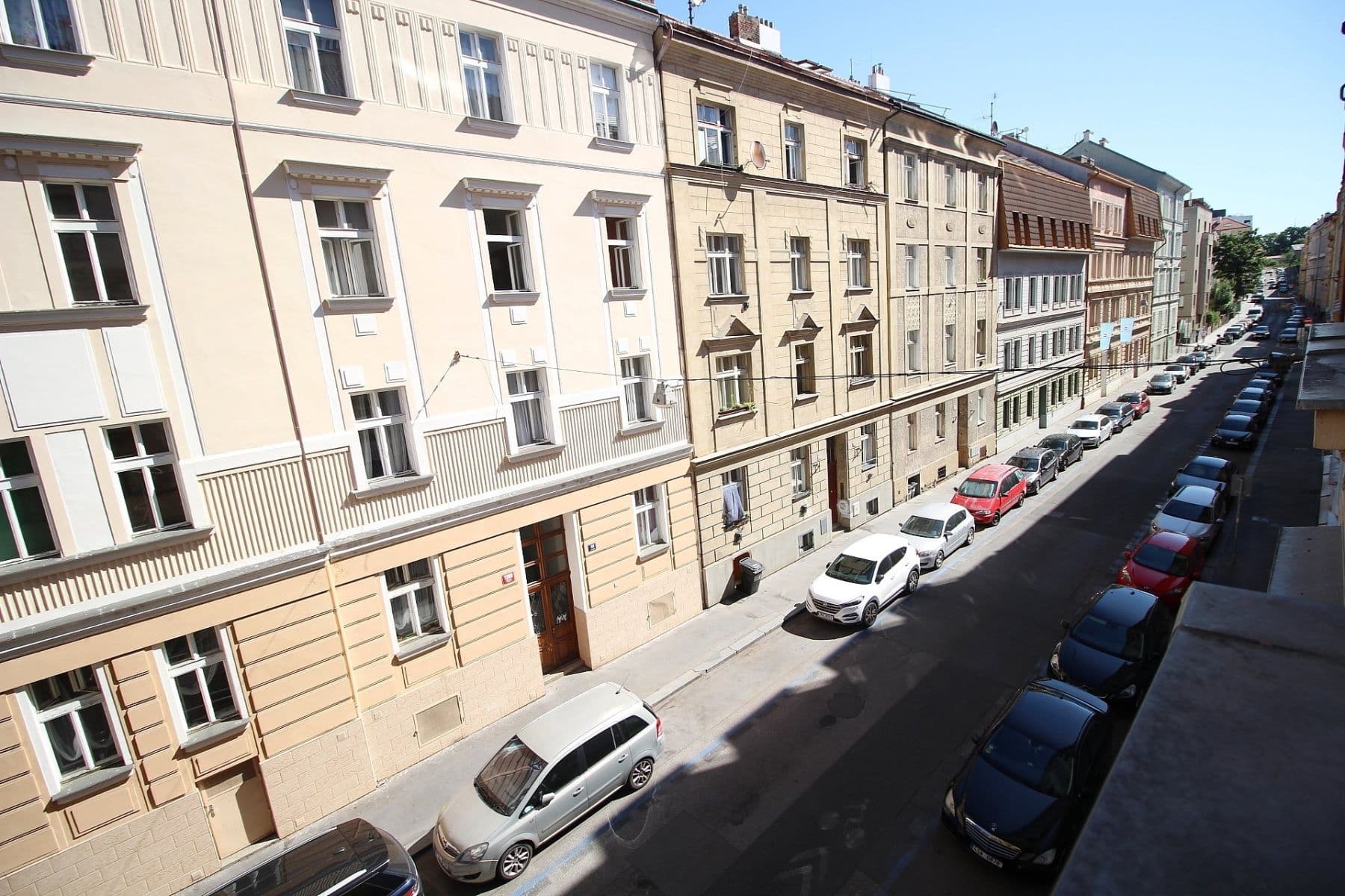 Prenájom bytu 1-izbový 47 m², Grafická, Praha, Praha Prenájom bytu 1-izbový 47 m², Grafická, Praha, Praha