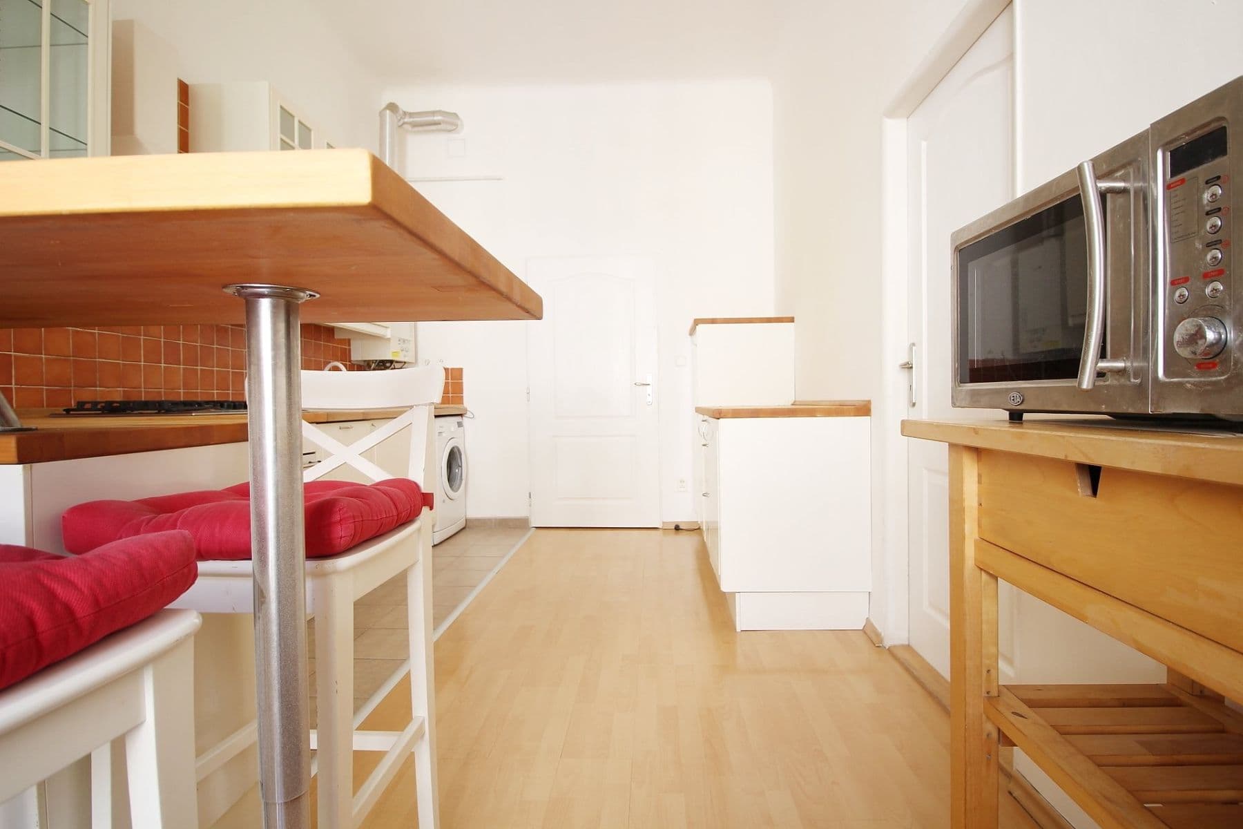 Prenájom bytu 1-izbový 47 m², Grafická, Praha, Praha Prenájom bytu 1-izbový 47 m², Grafická, Praha, Praha