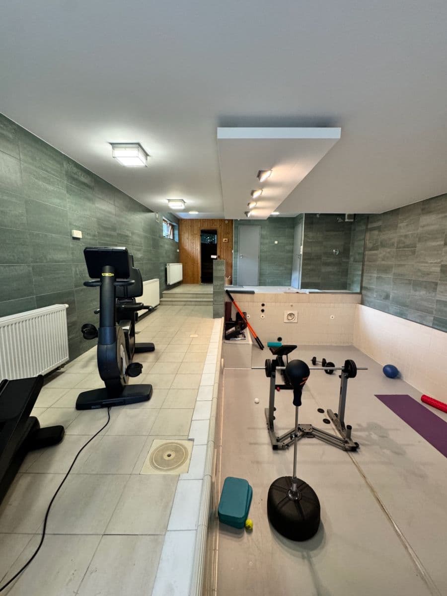 Prenájom bytu 3-izbový 140 m², Pod Bôrikom, Bratislava - mestská časť Staré Mesto, Bratislavský kraj Prenájom bytu 3-izbový 140 m², Pod Bôrikom, Bratislava - mestská časť Staré Mesto, Bratislavský kraj