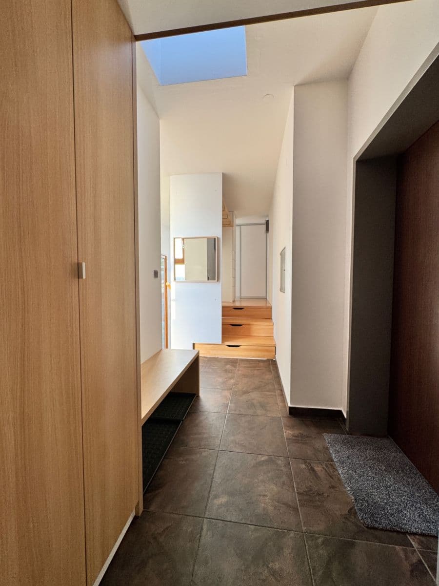 Prenájom bytu 3-izbový 140 m², Pod Bôrikom, Bratislava - mestská časť Staré Mesto, Bratislavský kraj Prenájom bytu 3-izbový 140 m², Pod Bôrikom, Bratislava - mestská časť Staré Mesto, Bratislavský kraj