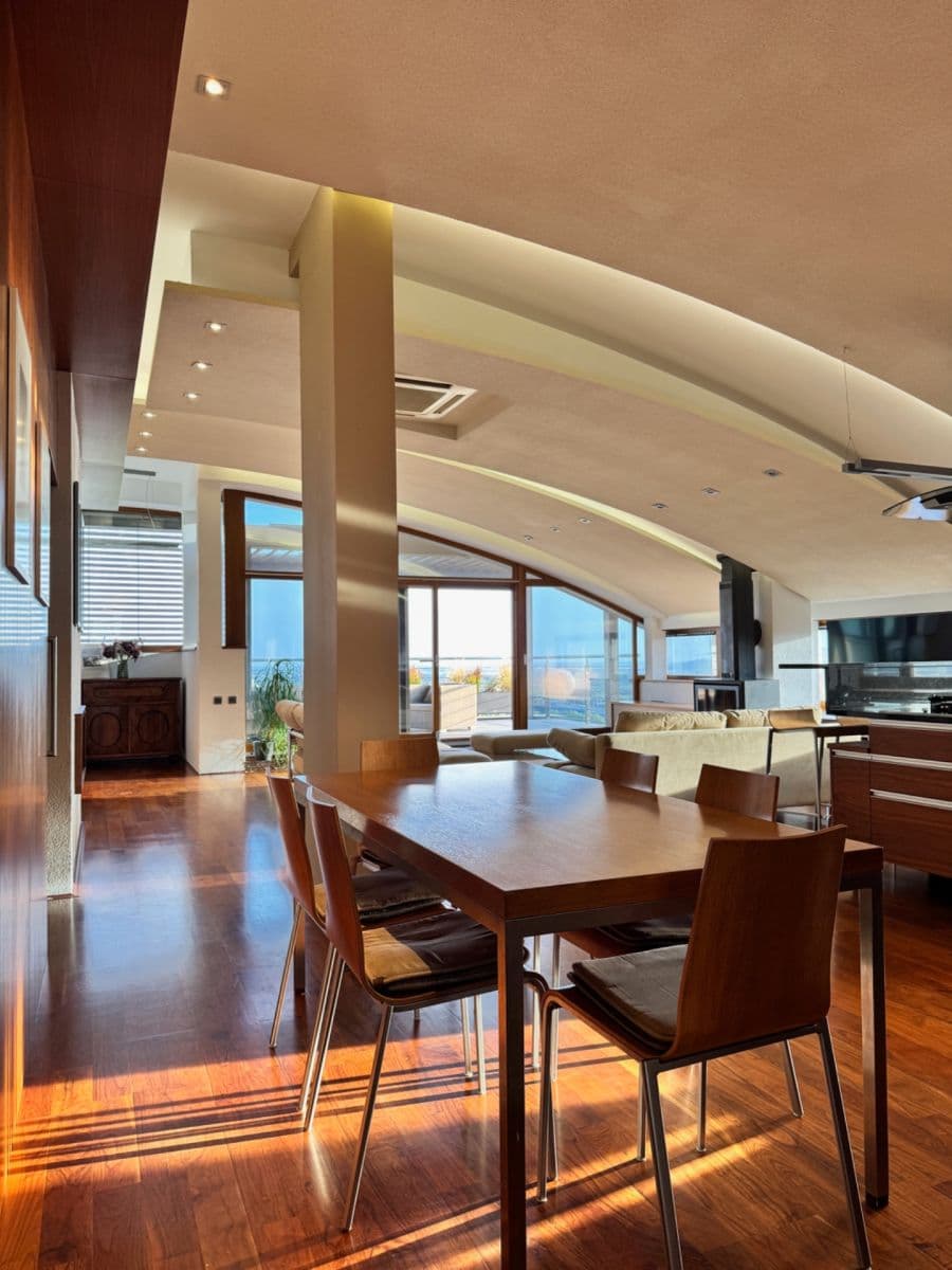 Prenájom bytu 3-izbový 140 m², Pod Bôrikom, Bratislava - mestská časť Staré Mesto, Bratislavský kraj Prenájom bytu 3-izbový 140 m², Pod Bôrikom, Bratislava - mestská časť Staré Mesto, Bratislavský kraj