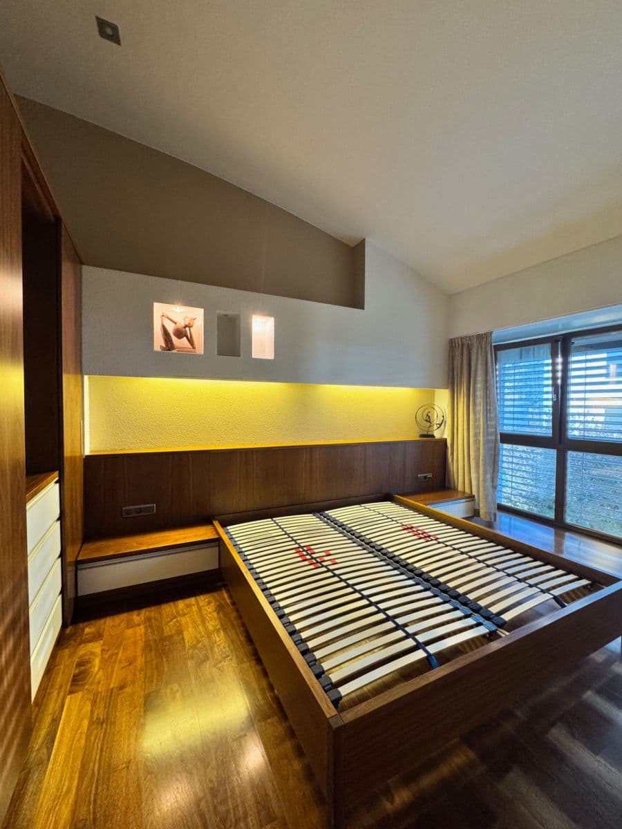 Prenájom bytu 3-izbový 140 m², Pod Bôrikom, Bratislava - mestská časť Staré Mesto, Bratislavský kraj Prenájom bytu 3-izbový 140 m², Pod Bôrikom, Bratislava - mestská časť Staré Mesto, Bratislavský kraj