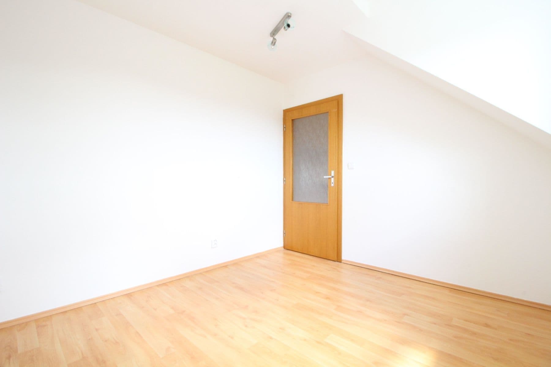 Prenájom domu 97 m², pozemok 59 m², Martinská, Kolín, Středočeský kraj Prenájom domu 97 m², pozemok 59 m², Martinská, Kolín, Středočeský kraj