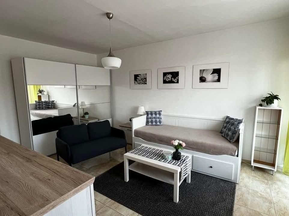 Prenájom bytu 1-izbový 39 m², Donnerova, Karlova Ves, Bratislavský kraj Prenájom bytu 1-izbový 39 m², Donnerova, Karlova Ves, Bratislavský kraj