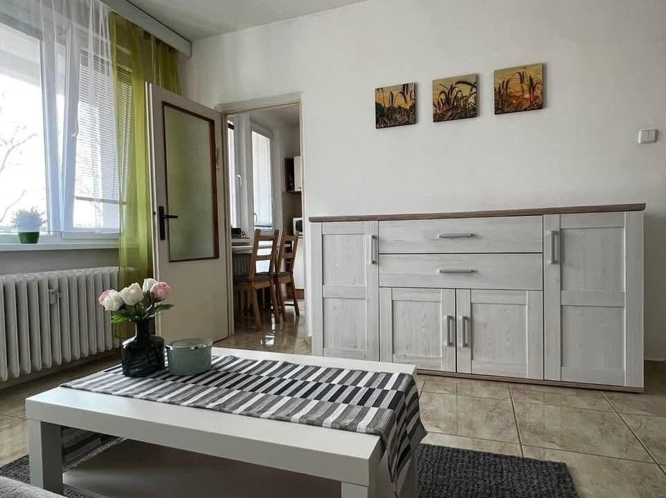 Prenájom bytu 1-izbový 39 m², Donnerova, Karlova Ves, Bratislavský kraj Prenájom bytu 1-izbový 39 m², Donnerova, Karlova Ves, Bratislavský kraj