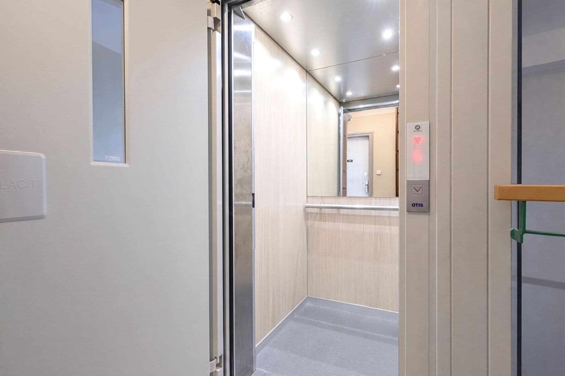 Predaj bytu 3-izbový 55 m², K Louži, Praha, Praha Predaj bytu 3-izbový 55 m², K Louži, Praha, Praha