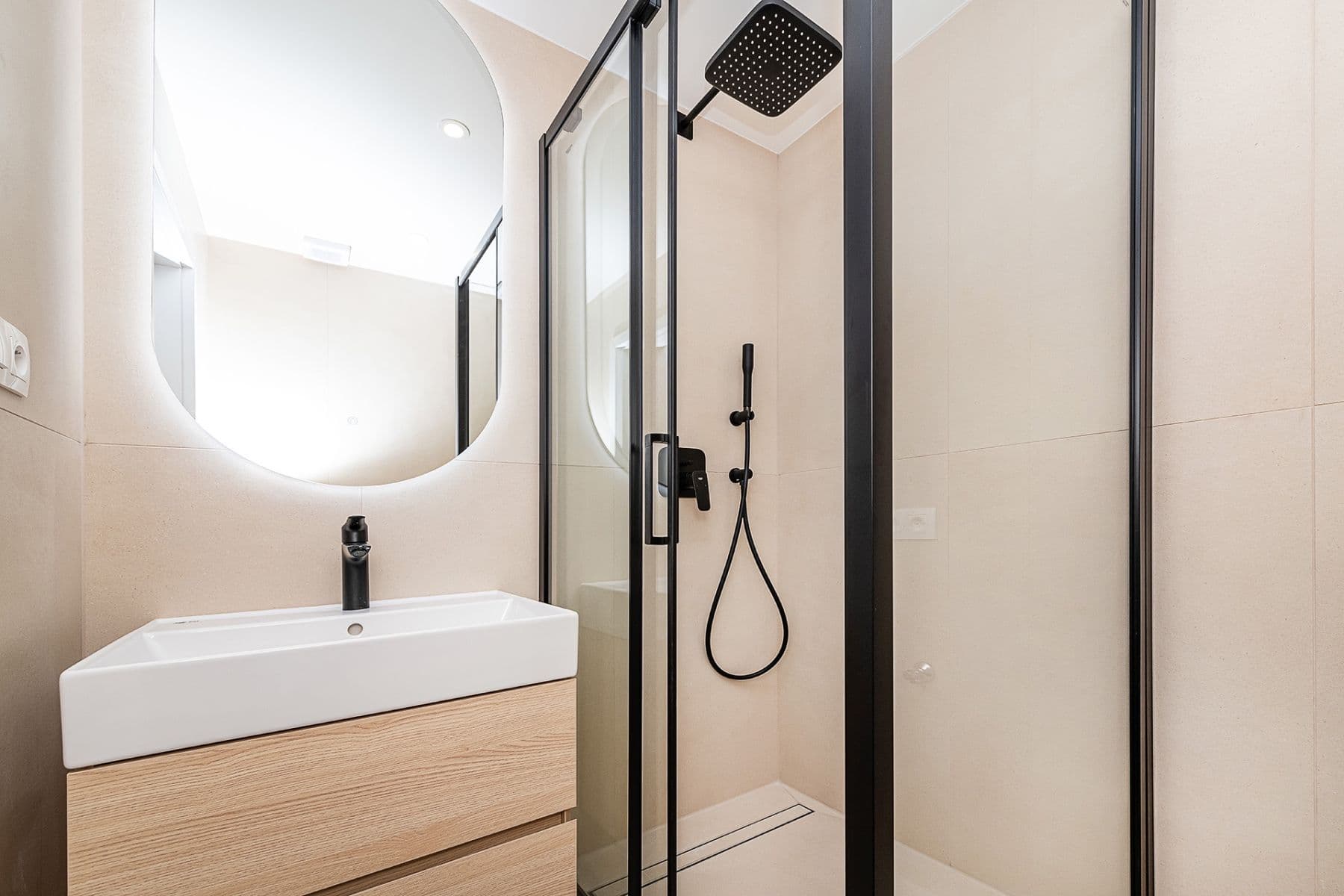 Predaj bytu 3-izbový 55 m², K Louži, Praha, Praha Predaj bytu 3-izbový 55 m², K Louži, Praha, Praha