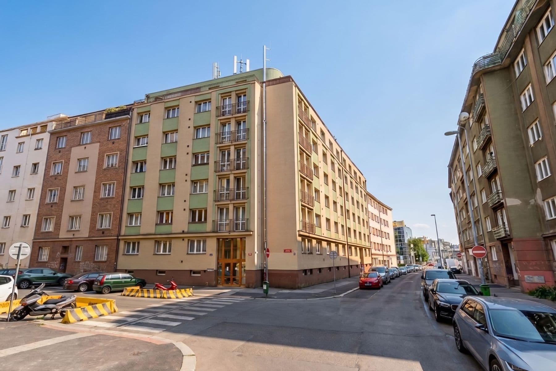 Predaj bytu 3-izbový 55 m², K Louži, Praha, Praha Predaj bytu 3-izbový 55 m², K Louži, Praha, Praha