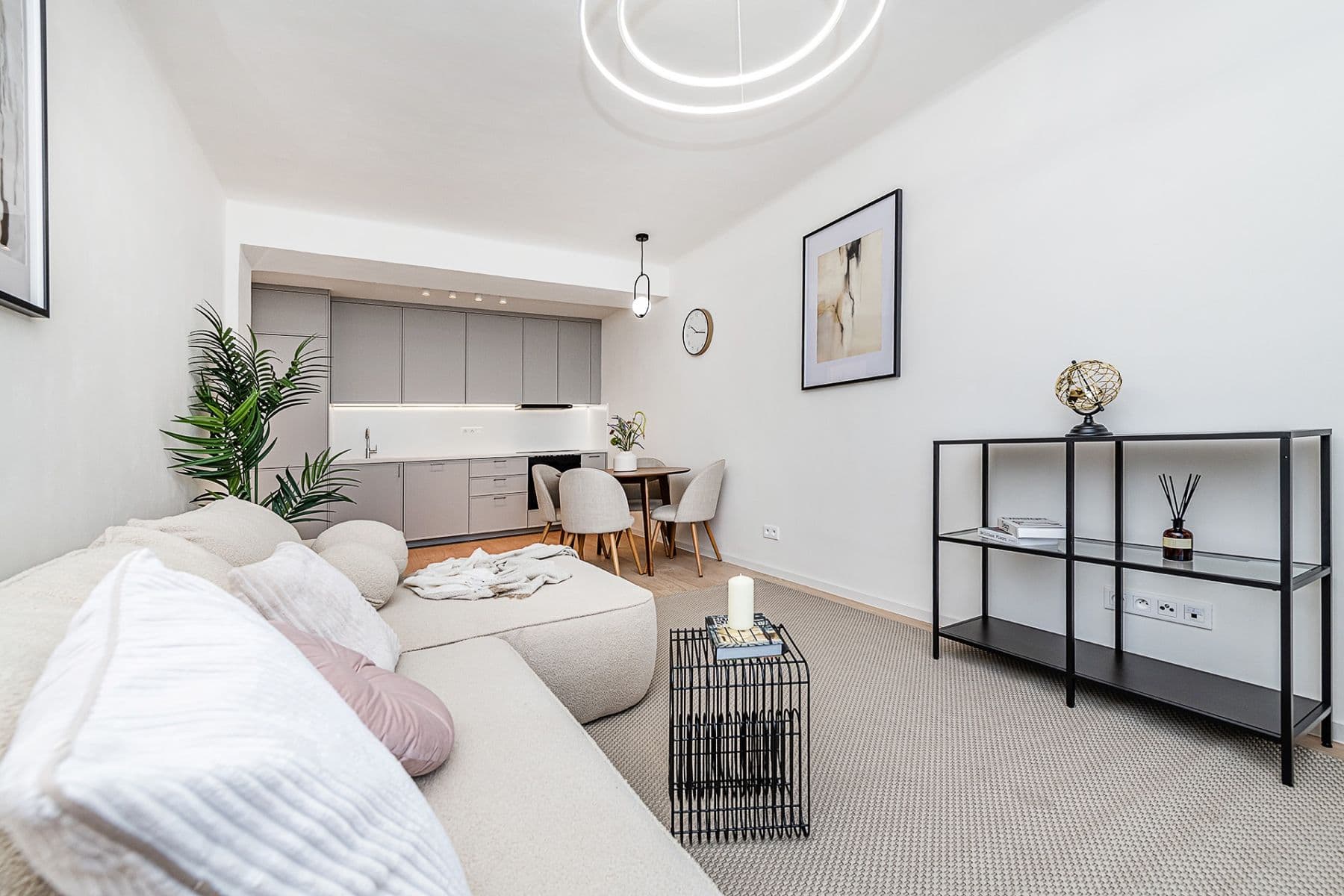 Predaj bytu 3-izbový 55 m², K Louži, Praha, Praha Predaj bytu 3-izbový 55 m², K Louži, Praha, Praha