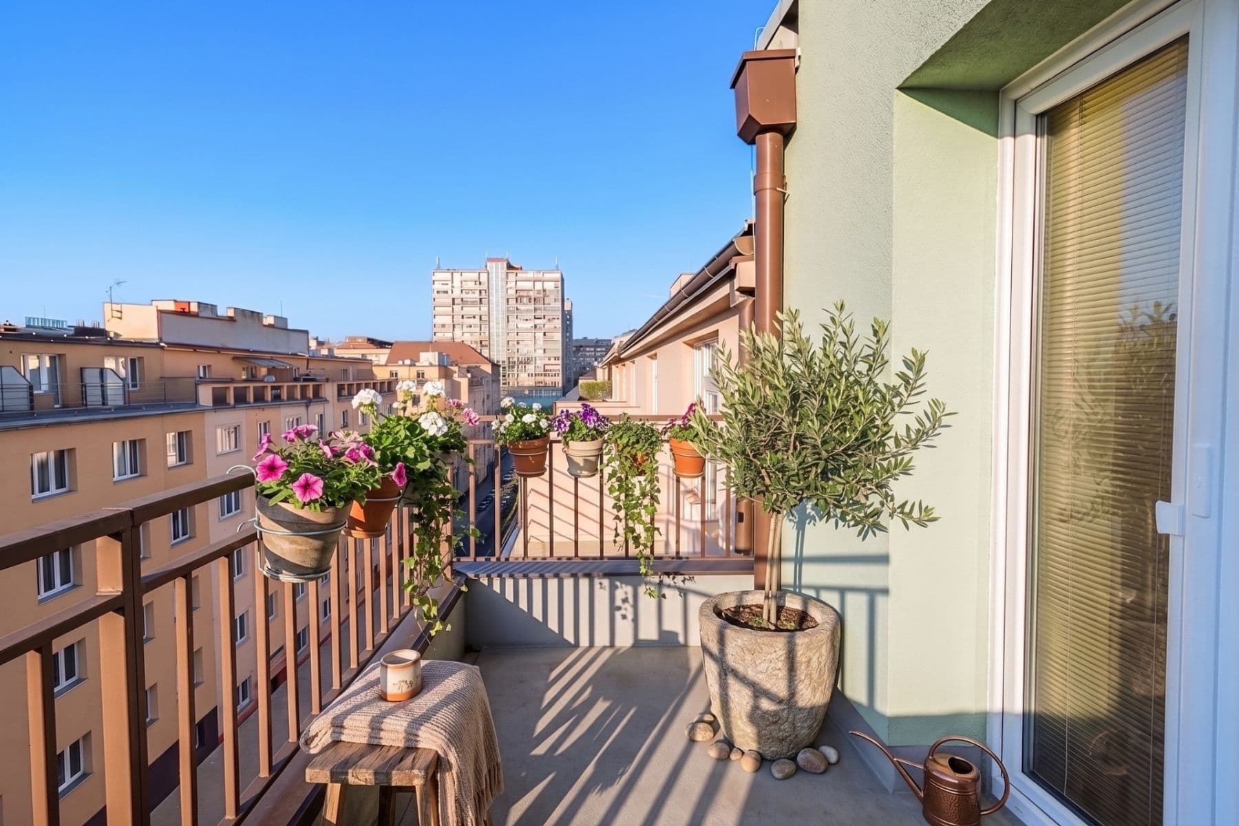Predaj bytu 3-izbový 55 m², K Louži, Praha, Praha Predaj bytu 3-izbový 55 m², K Louži, Praha, Praha