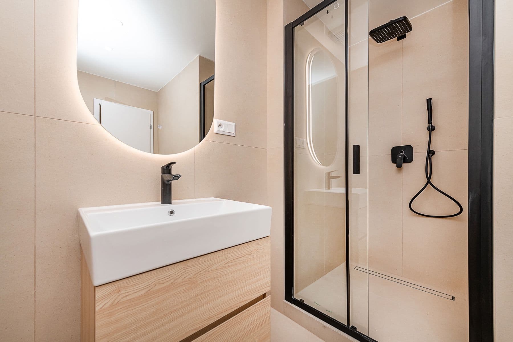 Predaj bytu 3-izbový 75 m², Hradeckých, Praha, Praha Predaj bytu 3-izbový 75 m², Hradeckých, Praha, Praha