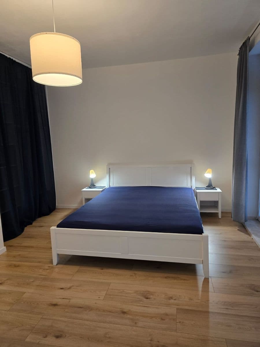 Prenájom bytu Garsoniéra 43 m², Papraďová, Ružinov, Bratislavský kraj Prenájom bytu Garsoniéra 43 m², Papraďová, Ružinov, Bratislavský kraj