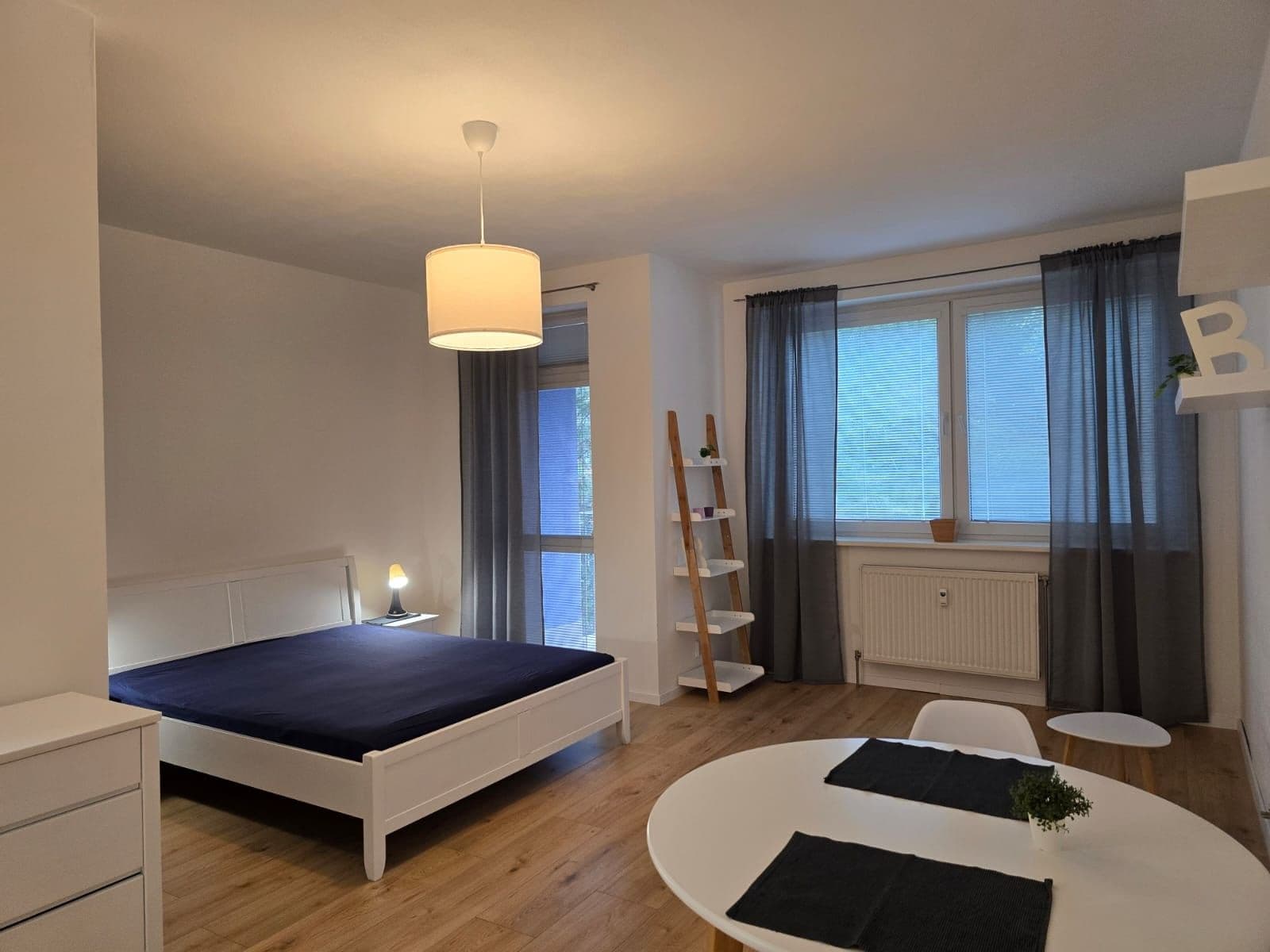 Prenájom bytu Garsoniéra 43 m², Papraďová, Ružinov, Bratislavský kraj Prenájom bytu Garsoniéra 43 m², Papraďová, Ružinov, Bratislavský kraj