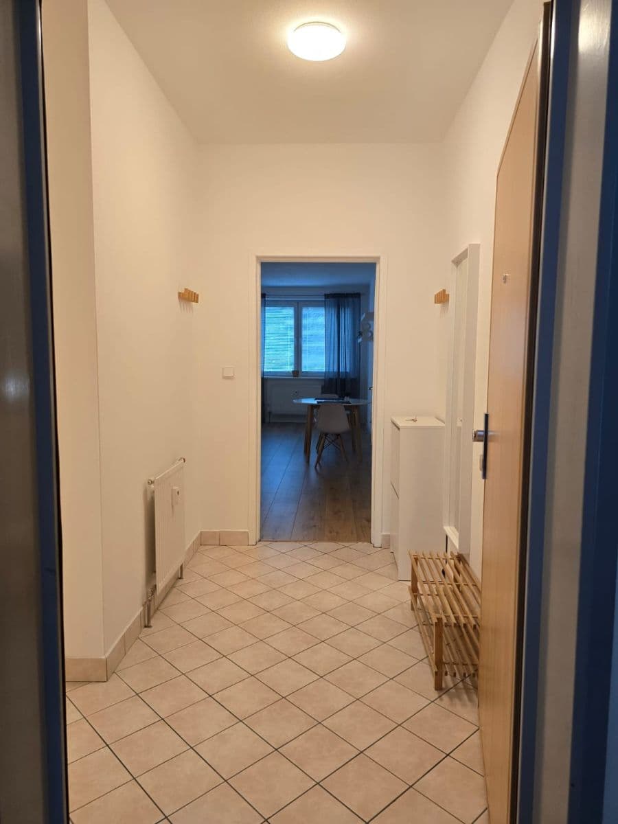 Prenájom bytu Garsoniéra 43 m², Papraďová, Ružinov, Bratislavský kraj Prenájom bytu Garsoniéra 43 m², Papraďová, Ružinov, Bratislavský kraj