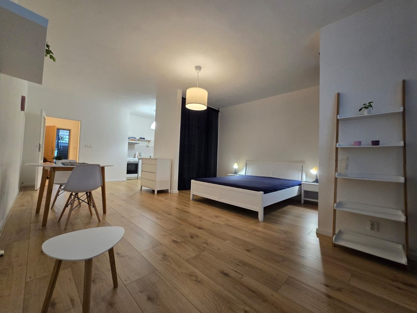 Prenájom bytu Garsoniéra 43 m², Papraďová, Ružinov, Bratislavský kraj Prenájom bytu Garsoniéra 43 m², Papraďová, Ružinov, Bratislavský kraj