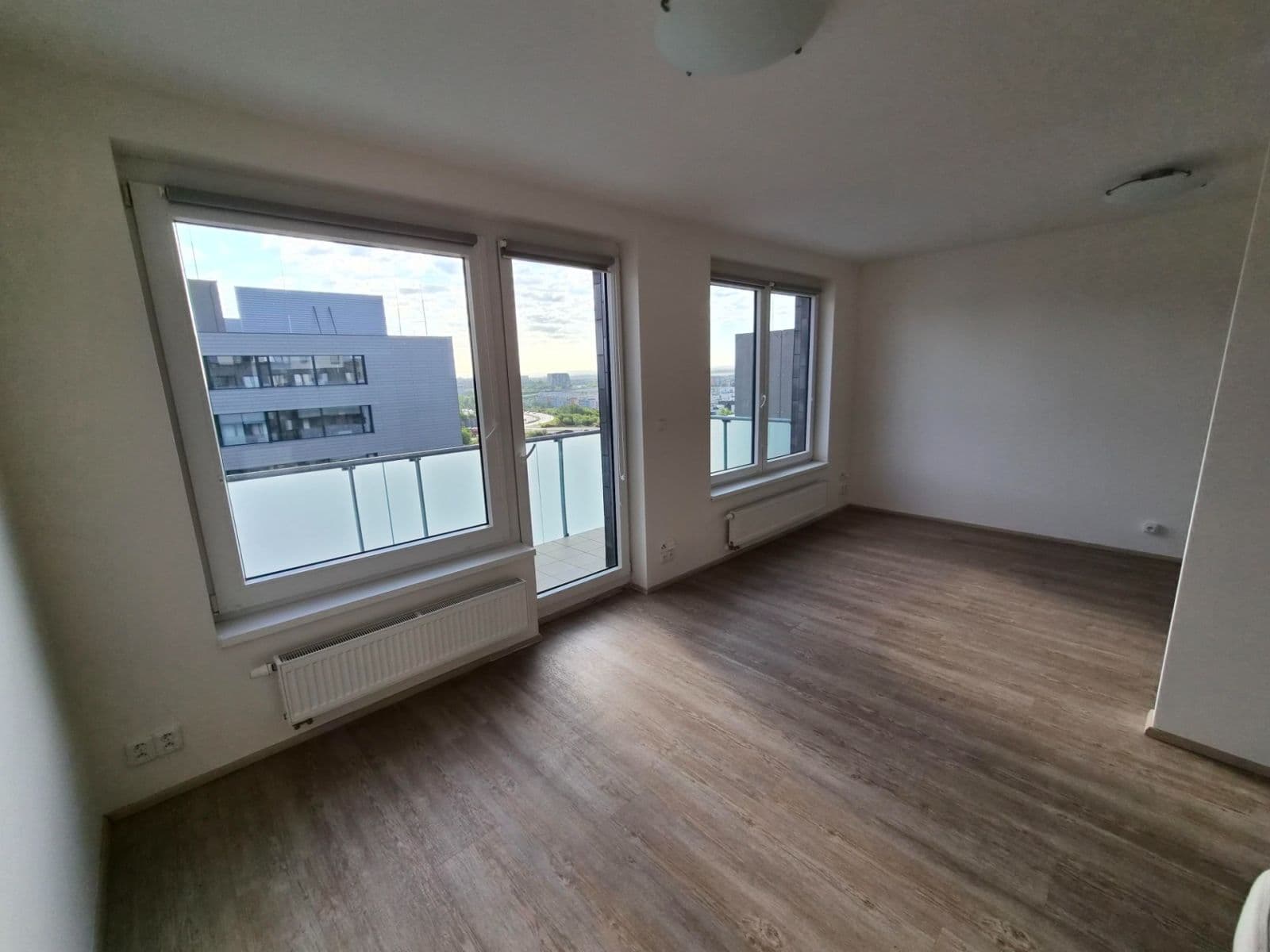 Prenájom bytu 1-izbový 54 m², Praha, Praha Prenájom bytu 1-izbový 54 m², Praha, Praha