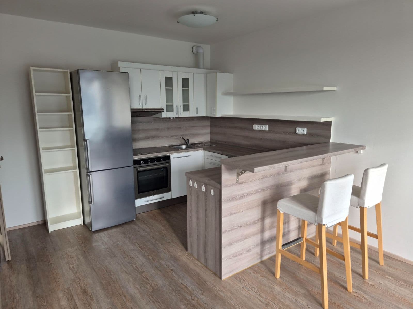 Prenájom bytu 1-izbový 54 m², Praha, Praha Prenájom bytu 1-izbový 54 m², Praha, Praha