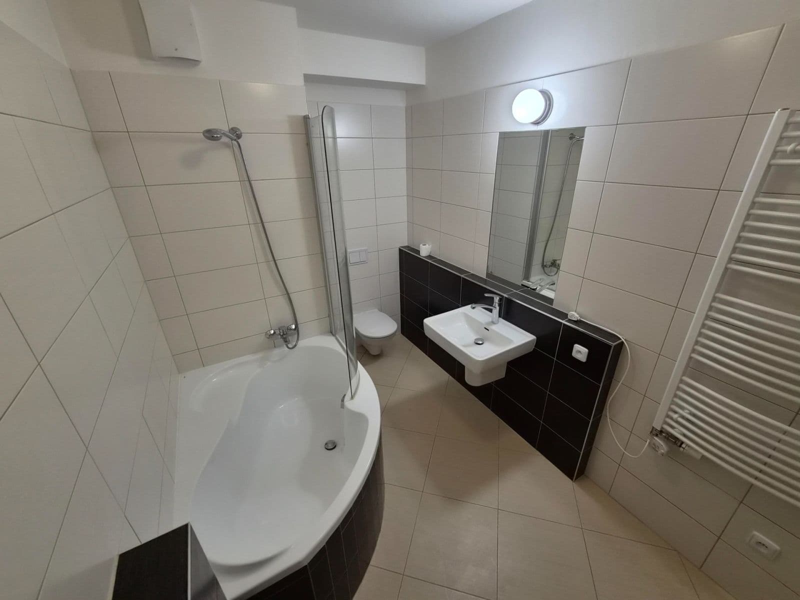 Prenájom bytu 1-izbový 54 m², Praha, Praha Prenájom bytu 1-izbový 54 m², Praha, Praha