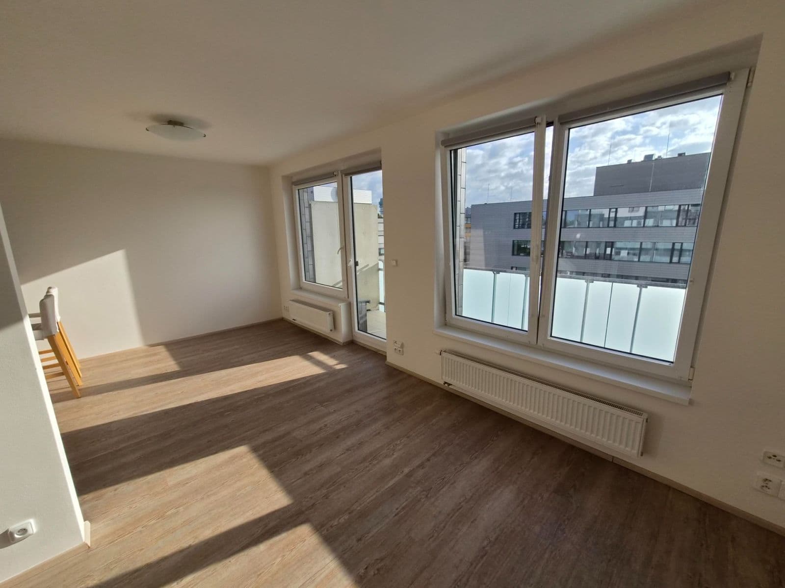 Prenájom bytu 1-izbový 54 m², Praha, Praha Prenájom bytu 1-izbový 54 m², Praha, Praha