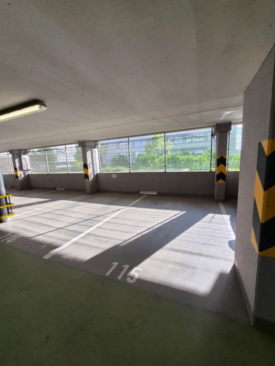 Prenájom bytu 1-izbový 54 m², Praha, Praha Prenájom bytu 1-izbový 54 m², Praha, Praha