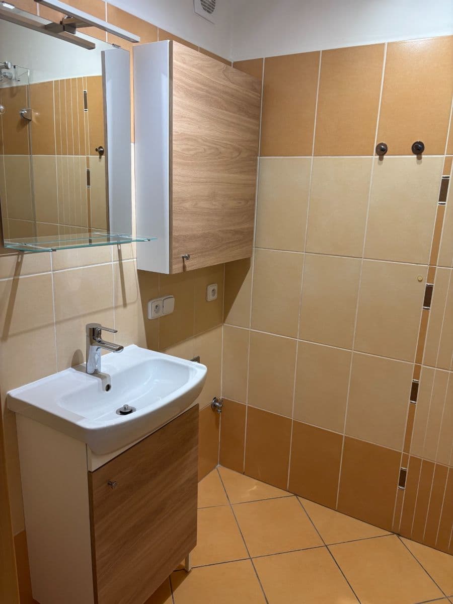 Prenájom bytu 2-izbový 58 m², Lihovarská, Praha, Praha Prenájom bytu 2-izbový 58 m², Lihovarská, Praha, Praha
