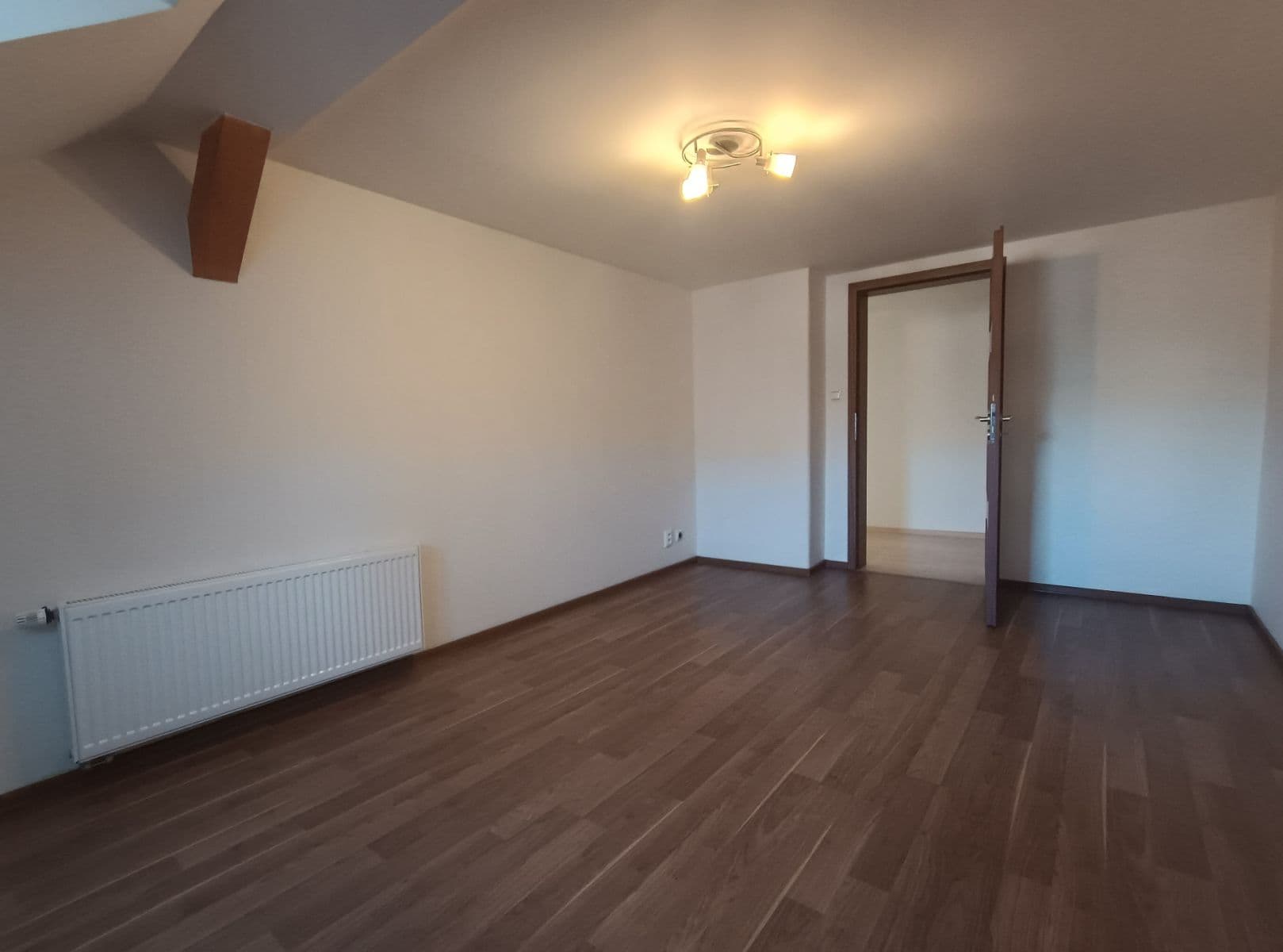 Prenájom bytu 3-izbový 100 m², 8. března, Liberec, Liberecký kraj Prenájom bytu 3-izbový 100 m², 8. března, Liberec, Liberecký kraj