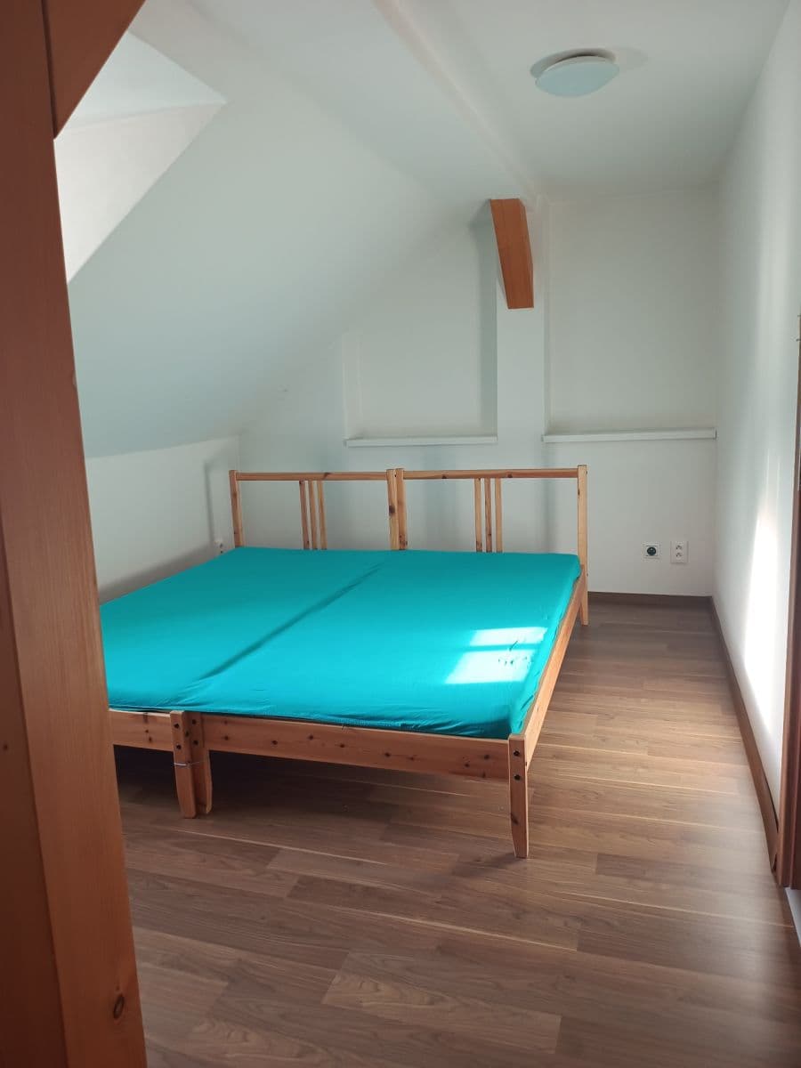 Prenájom bytu 3-izbový 100 m², 8. března, Liberec, Liberecký kraj Prenájom bytu 3-izbový 100 m², 8. března, Liberec, Liberecký kraj