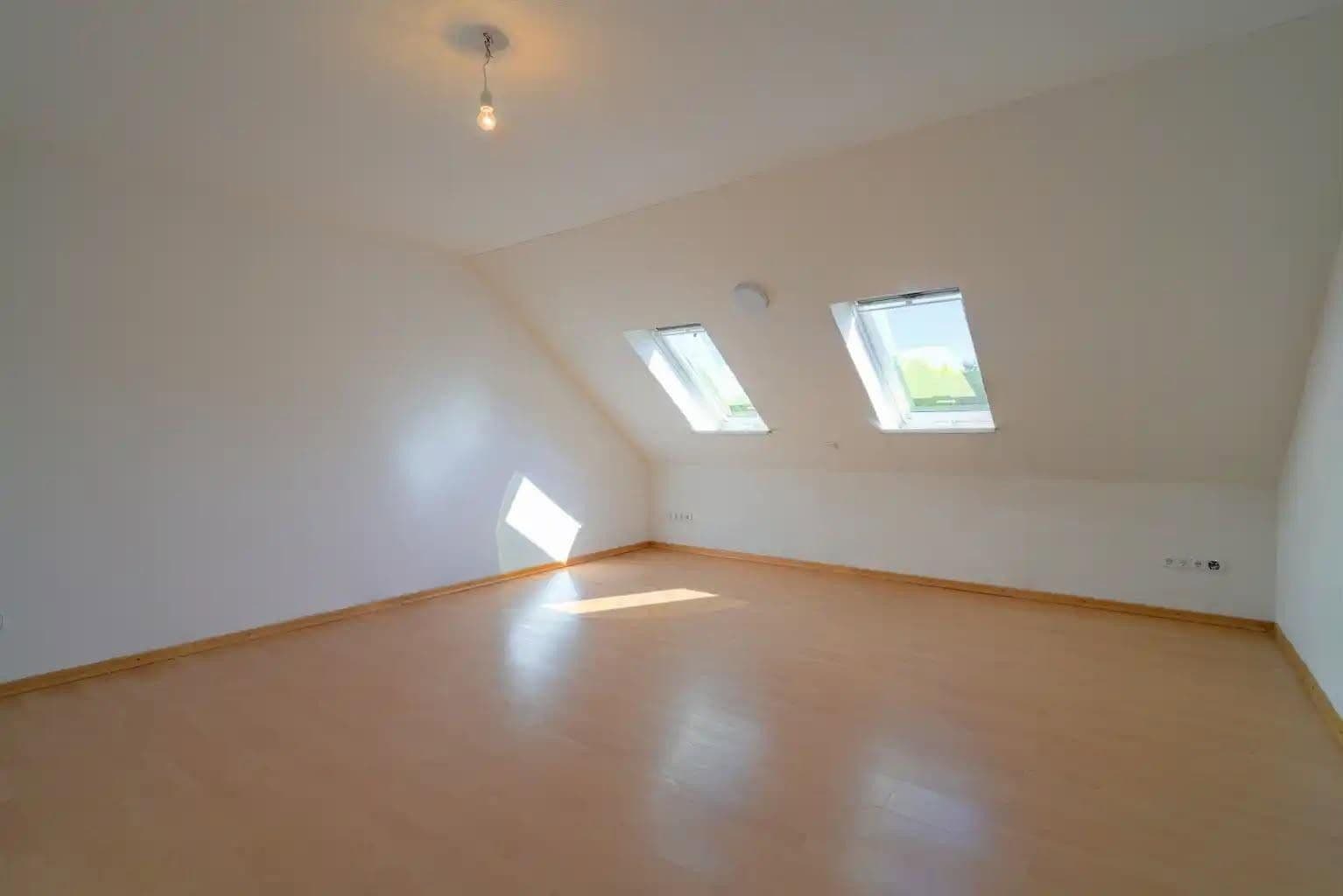 Predaj domu 280 m², pozemok 769 m², Bergen, Dolné Sasko Predaj domu 280 m², pozemok 769 m², Bergen, Dolné Sasko
