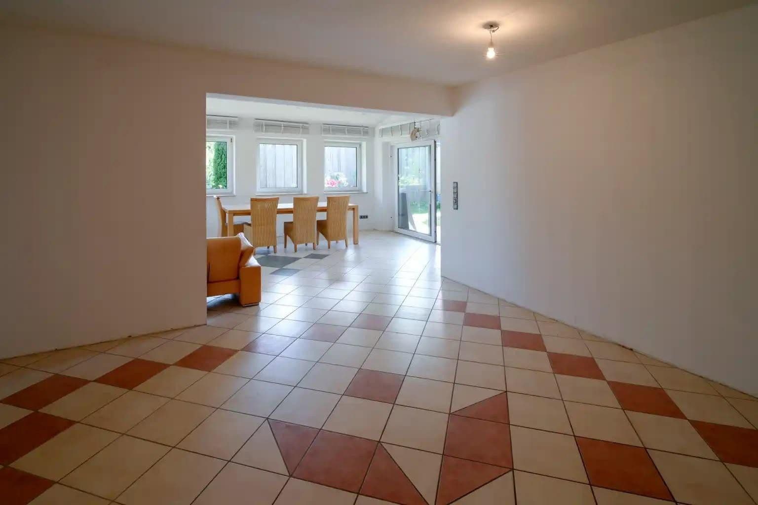 Predaj domu 280 m², pozemok 769 m², Bergen, Dolné Sasko Predaj domu 280 m², pozemok 769 m², Bergen, Dolné Sasko