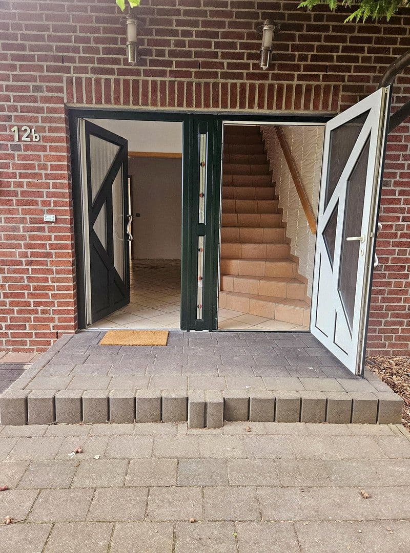 Predaj domu 280 m², pozemok 769 m², Bergen, Dolné Sasko Predaj domu 280 m², pozemok 769 m², Bergen, Dolné Sasko